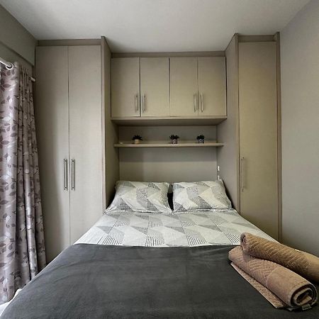 Apartamento Ma01- Kitnet Com Ar | Vista Big Wheel | Garagem Balneário Camboriú Exterior foto